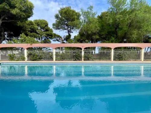 Salles Beach 02