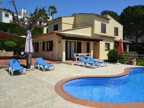 Villa de 5 dormitorios con piscina privada en L'Estartit - ES-323-69