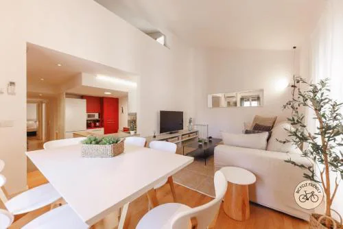 Bravissimo Cort Reial 4B Duplex, Monthly Apartment