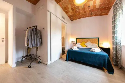Newly renovated room w Pool & BikeParking
