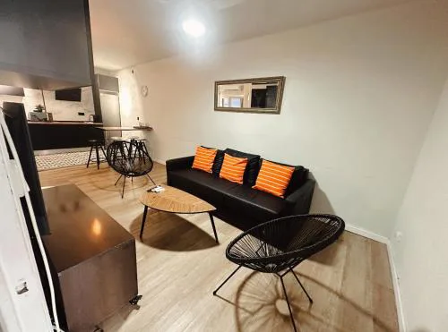 2 bedrooms apartment in Barcelona F1