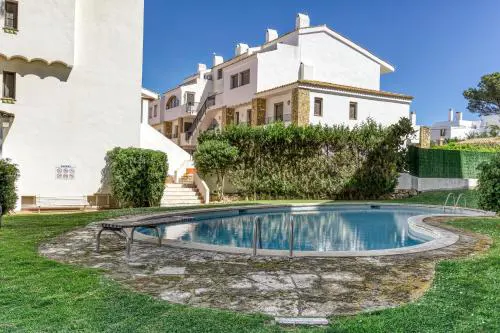 Amarres con Piscina