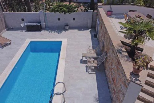 Holiday home Bel Coll 8p airco pool and views