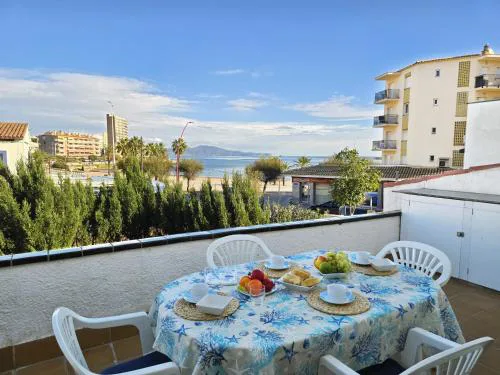 Holiday Home Refugi sea view and 1 min from beach
