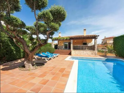 Magnolia l'Escala 1, casa con piscina y barbacoa a 300m de la playa