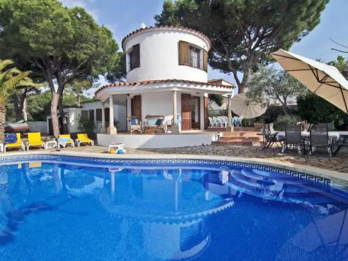 Villa Divina con gran piscina privada en L'Escala - HISP-7-92