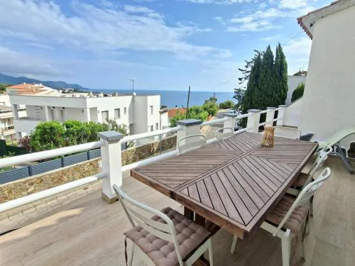 Apartamento 2 hab con terraza vista al mar en Llançà - ES-170-67