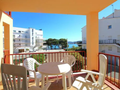 Apartamento 2 Habitaciones con Terraza Frente a Playa Grifeu - ES-228-63