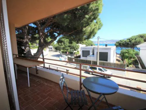 Apartamento tranquilo a 100m de la playa con aire acondicionado - ES-228-142
