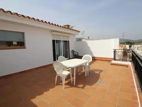 Ático céntrico renovado con gran terraza a solo 100m de la playa del Puerto - ES-228-34
