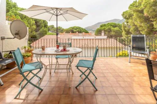 Carboneras 59 – Bonito apartamento con terraza