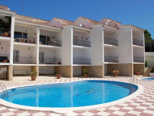 Casa amplia con piscina y parking en Llançà - ES-228-39