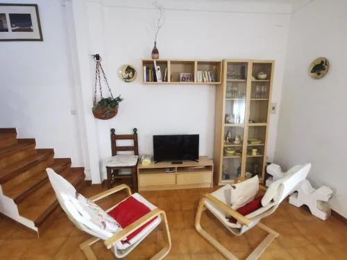 Casa espaciosa de 10 pers. con terraza, cerca de la playa y área de entretenimiento en Llançà - ES-89-138