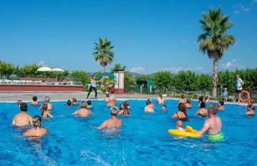 ZEcamping 3 familial piscine club enfant animaux acceptés animations