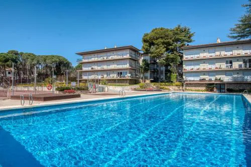 Apartment with Pool and Tennis