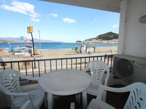 Apartamento Frente al Mar en El Port de la Selva con Parking - ES-228-85