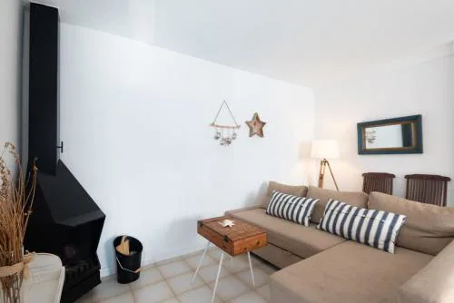 Apt with swimming pool and parking, 3 minutes from the beach