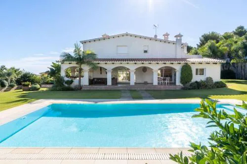 Villa Stella Maris Luxury 4BR Pool Beach