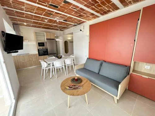 Agi Arago Apartments