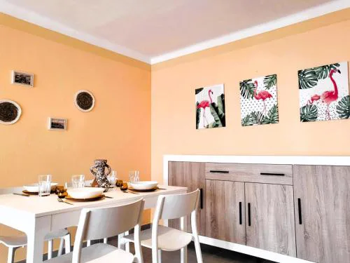 Apartamento en Roses, 2ª línea de playa, con terraza, WIFI y parking comunitario - ES-258-31