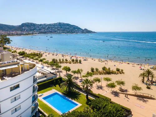 Apartamento en Roses: Frente al Mar, Terraza, Piscina, Aire Acondicionado y Wifi - ES-228-103