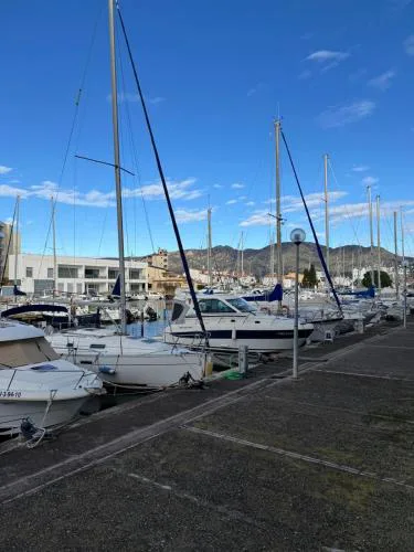 Apartamento planta baja con piscina en el edificio Royal Marine II