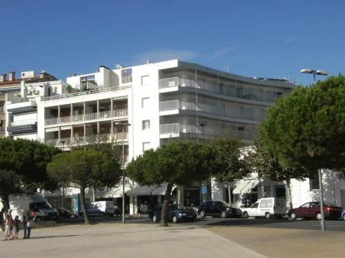 Apartamento renovado cerca de la playa en Roses - ES-258-167