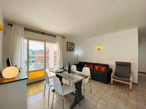 APARTAMENTOS AQUARIUM (2B). MUY CERCA DE LA PLAYA.