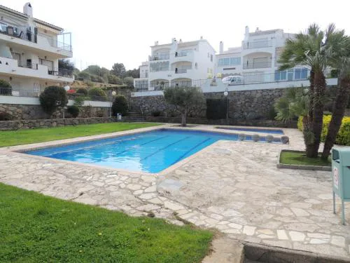 Apartment by Roses Beach with Pool