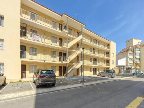 Apartment in Rosas near Platja de Sta Margarida