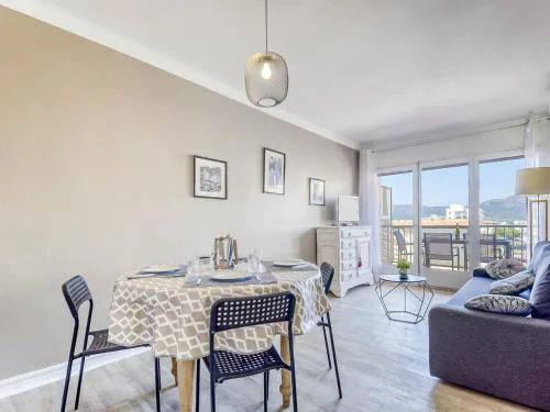 Apartment in Roses by the Beach