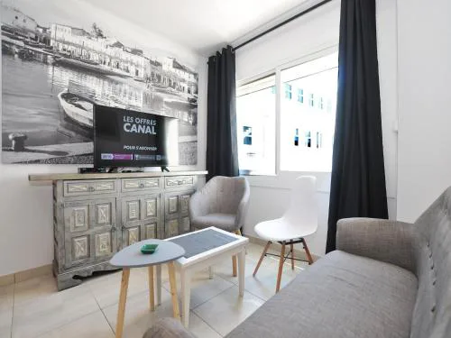 Apartment in Roses near Sandy Beach
