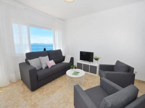 Apartment in Roses with Stunning Sea Views