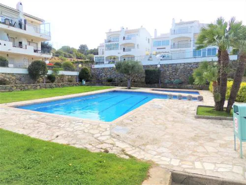 Apartment near Roses Beach with Pool
