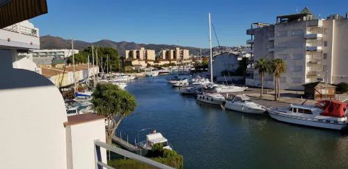 Appartement lumineux sur les canaux