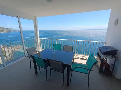 appartement spacieux vue mer avec piscine commune