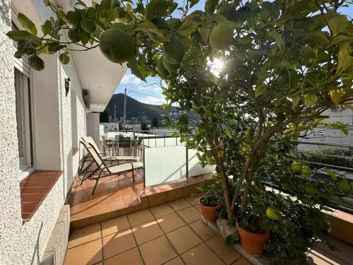 Bonito apartamento cerca de la playa con gran terraza AV-04
