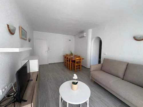 Bonito Apartamento en el centro de Rosas AV-79