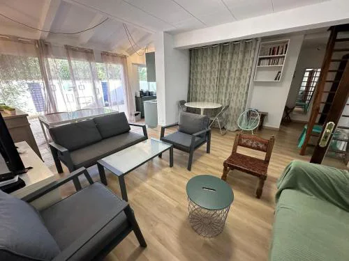 Casa cerca de la playa con piscina comunitaria AV-51