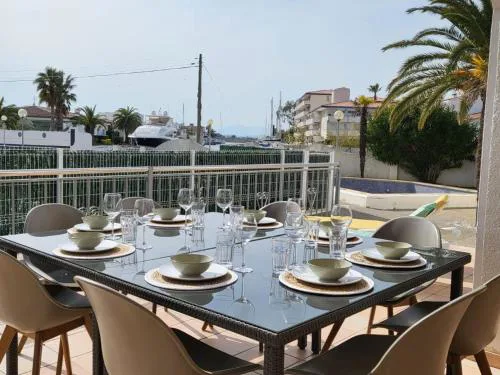Casa excepcional en Roses: piscina, amarre, terraza y jardín para disfrutar del sol y relax - ES-258-64