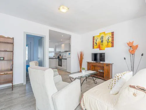Casa luminosa con amplia terraza en Roses, cerca de la playa y bien equipada - HISP-288-42