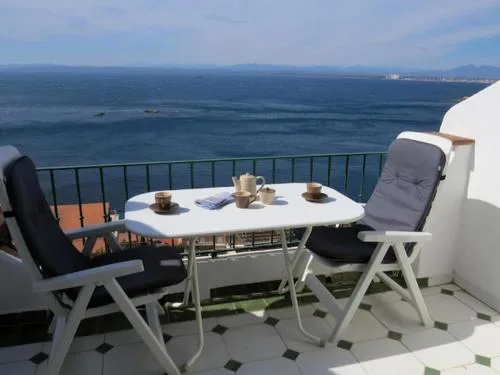 Casa soleada en Roses con piscina comunitaria y parking - ES-258-146