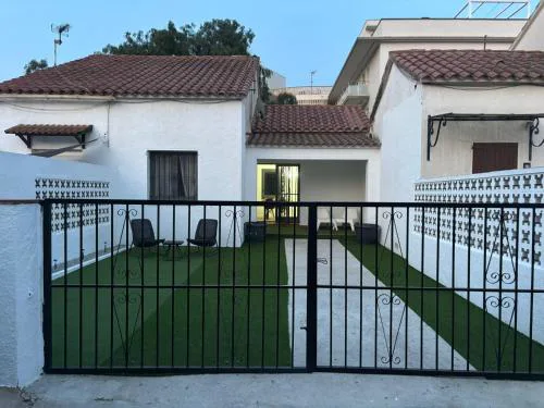 Casita moderna vacacional en Roses