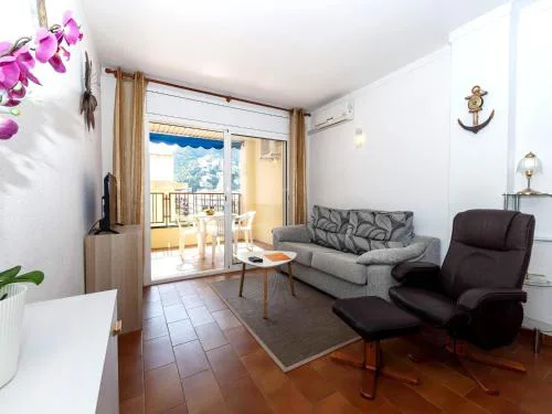 Comfortable and spacious apartment in Roses
