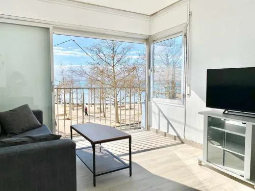 Estudio Frente al Mar en Roses con Vistas