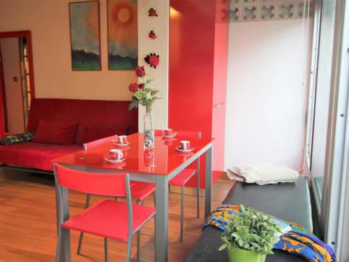 Estudio Renovado con Terraza a 200m de la Playa de Roses + Parking Privado y Climatización - ES-258-14