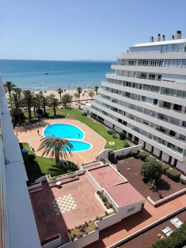 Large studio rental with pool