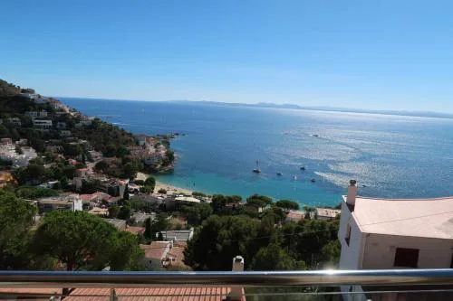 Magnifique vue sur Canyelles-Adj