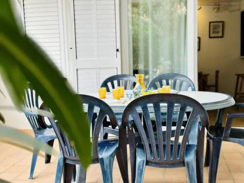 PLATJA ROSES. Amplio apartamento para 6 en Roses – ubicación ideal - ES-258-17