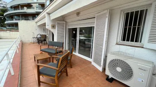 Precioso apartamento moderno en primera linea del mar AV-11
